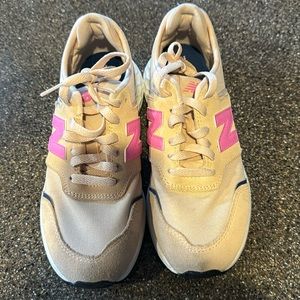 New Balance girls shoes